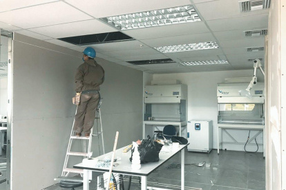 En la universidad Yachay Tech siguen las adecuaciones para un laboratorio para pruebas de COVID - 19