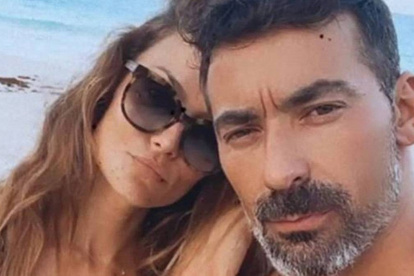Ezequiel Lavezzi, junto a su novia brasileño, Natalia Borges.