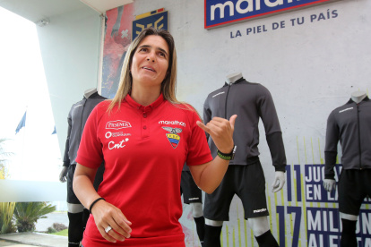 La entrenadora Emily Lima opinó sobre lo que ocurre en la FEF.