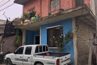 Escena. En el interior de la vivienda, al norte de Guayaquil, ocurrió el asesinato de la mujer por su expareja.