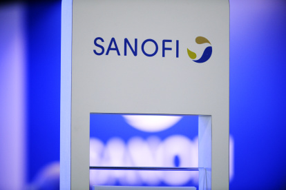 (FILES) This file photo taken on November 18, 2016 shows the logo of French multinational pharmaceutical company Sanofi for which French government warned on May 14, 2020 that it would be "unacceptable" to reserve any COVID-19 vaccine for the United States first, after the firm"s chief said he would give preference to the American market. - Sanofi"s British CEO Paul Hudson said on May 13 that if its efforts to find a vaccine pan out, he would supply the US government first because "it"s invested in taking the risk," after it expanded a partnership with his company earlier this year. (Photo by ERIC PIERMONT / AFP)