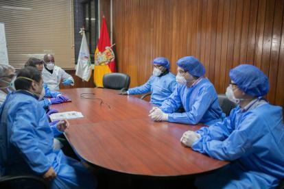 El vicepresidente Otto Sonnenholzner en un recorrido hace un mes por la capital azuaya.