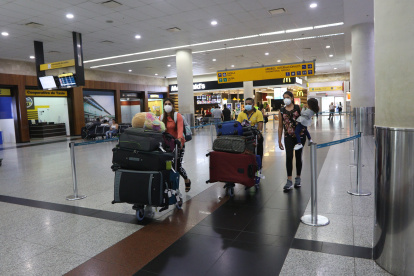 Cientos de pasajeros ingresaron a Ecuador antes del cierre de fronteras, el pasado 13 de marzo.