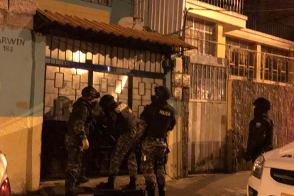 En coordinación con la Policía se ejecutaron 9 allanamientos en Ambato.