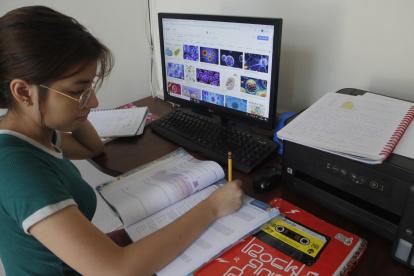 Durante dos meses, los estudiantes, junto con sus tutores, se han venido preparando para iniciar las actividades escolares de manera virtual.