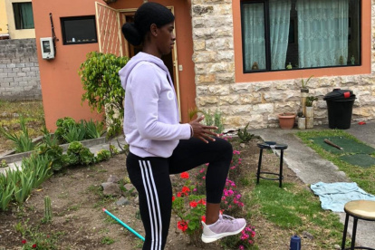 La velocista Anahí Suárez durante una jornada de entrenamiento en casa.