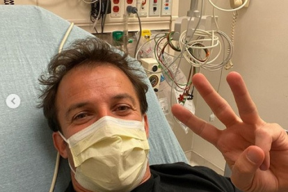 El exfutbolista italiano acudió con dolor abdominal a un hospital de Los Angeles.