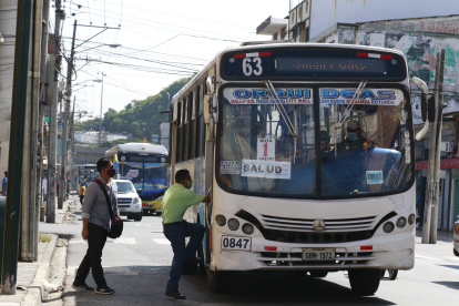Circulación. Líneas de buses retomaron los recorridos en la ciudad.