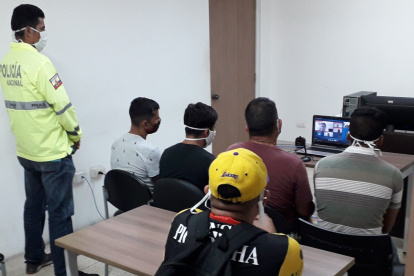 Audiencia. Los sospechosos capturados en Daule escucharon los cargos que les formuló una jueza.
