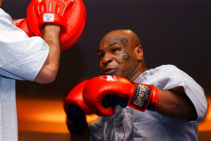 Mike Tyson se prepara para volver al cuadrilátero en medio de la expectativa de los aficionados.