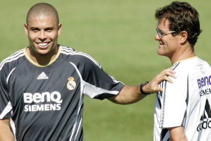 Fabio Capello (d) tuvo la oportunidad de dirigir a Ronaldo Nazario en la parte más exitosa de su carrera.