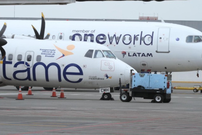 La plantilla de la aerolínea estatal está conformada por más de 900 trabajadores.