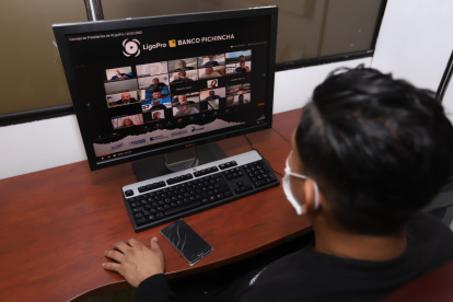 El tiempo invertido no sirvió de mucho. El Consejo de Presidentes se volverá a reunir mañana y pedirá asesoría a la Conmebol, para tratar de resolver un par de asuntos.