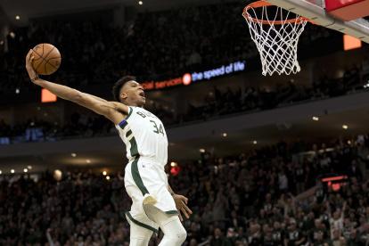 El jugador griego de ascendencia nigeriana de los Bucks de Milwaukee, Giannis Antetokounmpo, podrá volver a Estados Unidos sin problemas cuando se reinicie la temporada de la NBA.