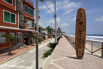 Montañita. Esta comuna del cantón Santa Elena no levantará aún su alerta en rojo, por prevención.