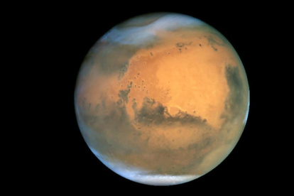 Fotografía de Marte tomada en 2001 por el telescopio espacial Hubble.