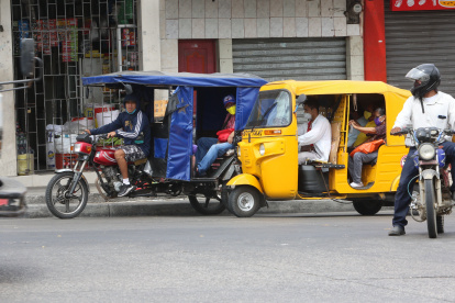 La competencia entre las mototaxis formales e informales, es frecuente.