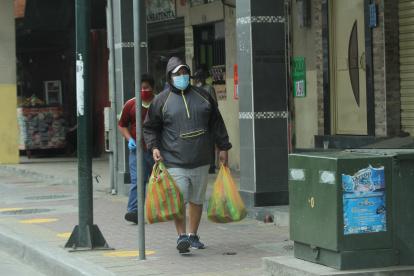 Guayaquil, uno de los cantones en amarillo, los ciudadanos empiezan a retomar la normalidad con cuidado.