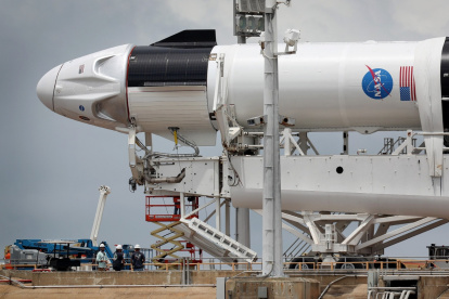 El presidente Donald Trump salió de la Casa Blanca con su esposa, Melania, para asistir al lanzamiento en persona.