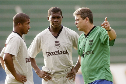 El técnico argentino Julio Asad dirigió a Emelec en el año 2003.