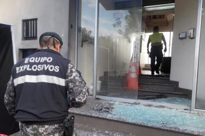 Personal antiexplosivos llegó hasta el lugar.