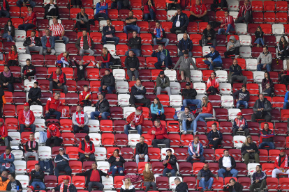 Los hinchas fueron ubicados uno cada cuatro asientos y dejar además una fila horizontal de separación.