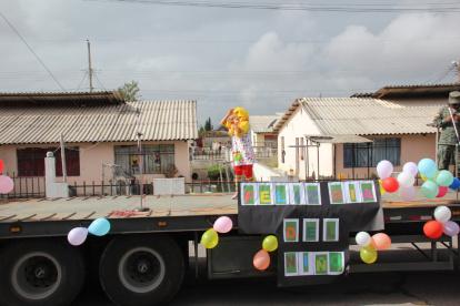Unos 300 niños de la Brigada Blindada Galápagos recibieron un homenaje por el Día del Niño