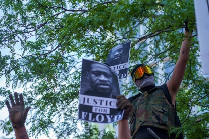 George Floyd murió después de ser detenido por la policía en Minneapolis por sospechar que había intentado vender un billete falso de USD 20