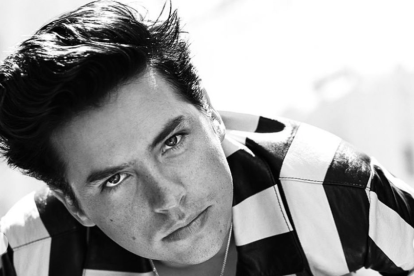 Cole Sprouse es hermano gemelo de Dylan Sprouse.