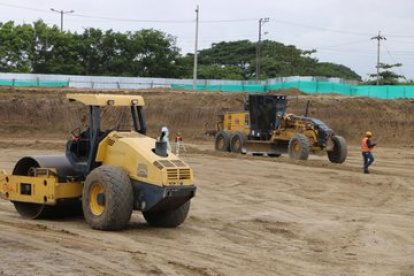 Obra. Pese a las irregularidades, la construcción sigue realizándose.