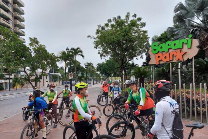 Hecho. Para celebrar, los ciclistas se reunieron en varios puntos de la ciudad. Los recorridos se replicarán a lo largo del día.
