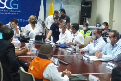 Reunión del COE Cantonal de Guayaquil sobre cambio de semáforo.