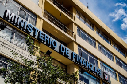 El Ministerio de Finanzas inició el proceso de renegociación.