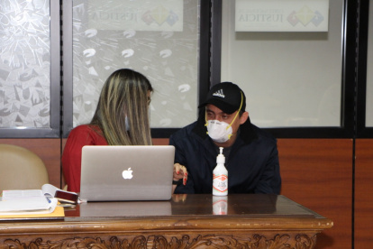 El asambleísta Daniel Mendoza asiste a la audiencia de formulación de cargos en la Cirte