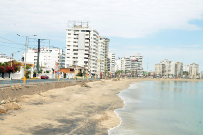 Hecho. Salinas es el último cantón de la provincia en pasar a amarillo.  La Libertad y Santa Elena lo hicieron hace 15 días.