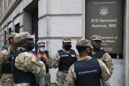 La Guardia Nacional es una fuerza de reserva del ejército estadounidense que puede movilizarse en caso de desastres naturales o disturbios civiles.