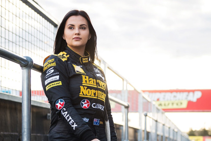 Renee Gracie, el tiempo en que esta australiano metía candela en las pistas de carreras.