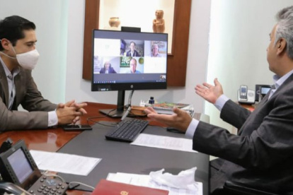 El primer mandatario y las autoridades económicas se reunieron con el Consejo Asesor.