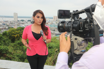 Tiene 15 años laborando en el Canal del Cerro.

Agencia (ag-extra)