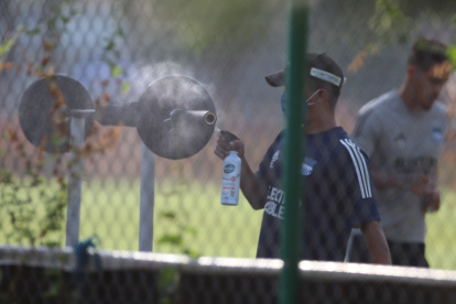 Entrenamiento Emelec a puerta cerrada en el Polideportivo Samanes.