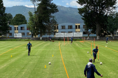 Los jugadores de la Universidad Católica cumplieron la primera sesión de trabajo en el complejo de la Armenia
