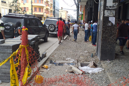 Regeneración. A lo largo de la calle Seis de Marzo se reanudaron los trabajos.