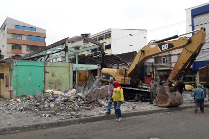 Hecho. Los trabajos de demolición iniciaron la mañana de este 12 de junio en Daule-
