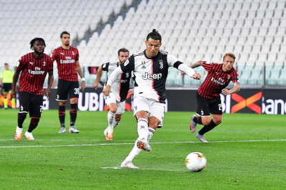Cristiano Ronaldo (C) falló un penal durante el primer tiempo. El portugués estuvo lejos de su mejor nivel