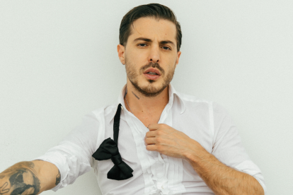 El R&B es otros de los géneros en los que incursiona el artista.