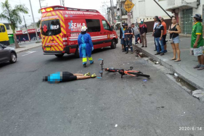 Una escena del accidente de esta mañana, en la calle Portete y la 37.