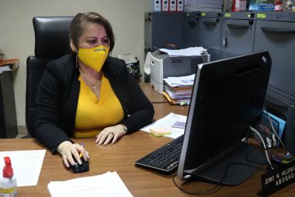 El personal administrativo de varias unidades académicas de la Universidad de Guayaquil, retoman sus actividades presenciales.