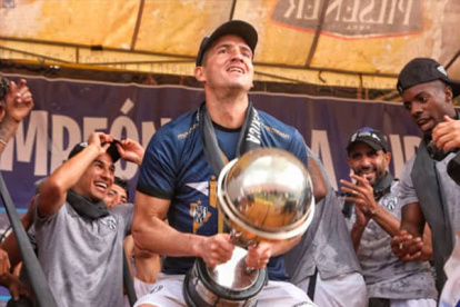 Jorge Pinos sigue a la espera de la resolución del TAS por la polémica con Técnico Universitario.