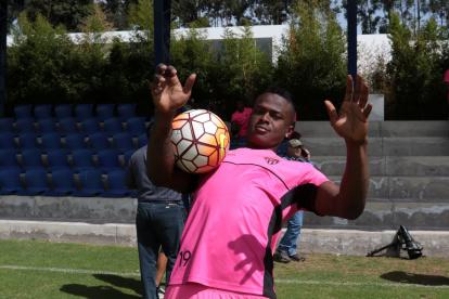 Jose Angulo fue oficializado la noche del martes 16 de junio como nuevo jugador de Xolos de Tijuana.