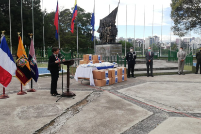 La Embajada de Francia donó insumos este miércoles. En el acto estuvo la ministra María Paula Romo.